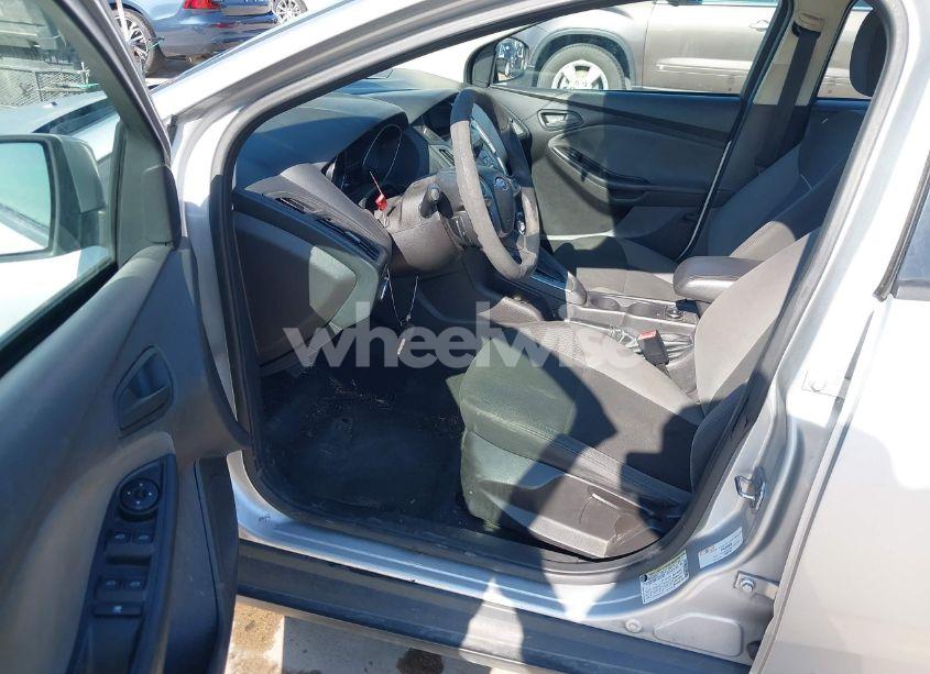 Photo 5 of 2012 Ford Focus SE (VIN 1FAHP3F22CL207300)