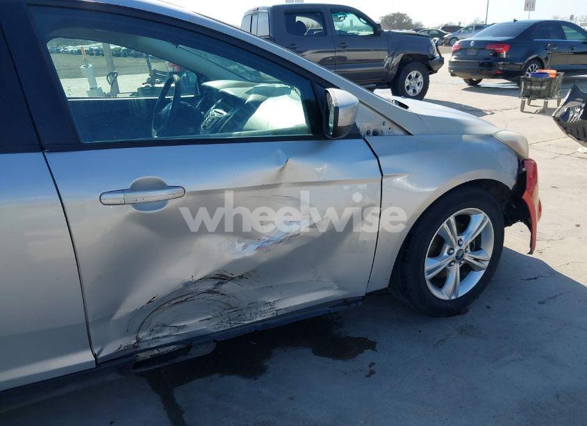 Photo 6 of 2012 Ford Focus SE (VIN 1FAHP3F22CL207300)