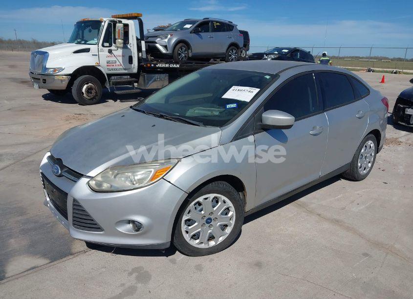 Photo 2 of 2012 Ford Focus SE (VIN 1FAHP3F22CL243553)