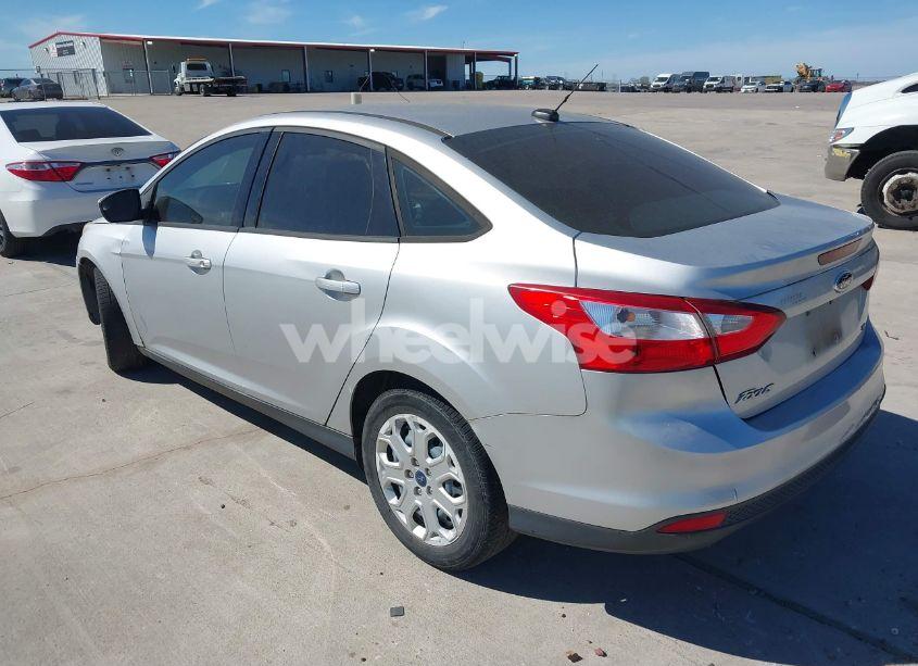 Photo 3 of 2012 Ford Focus SE (VIN 1FAHP3F22CL243553)