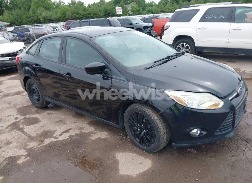 2012 Ford Focus SE (VIN 1FAHP3F22CL249739) main photo