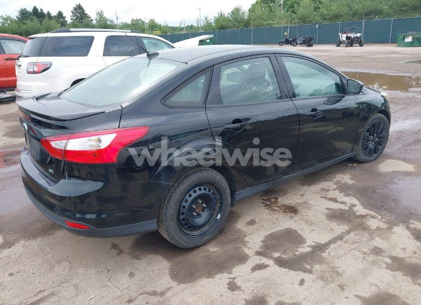 Photo 4 of 2012 Ford Focus SE (VIN 1FAHP3F22CL249739)