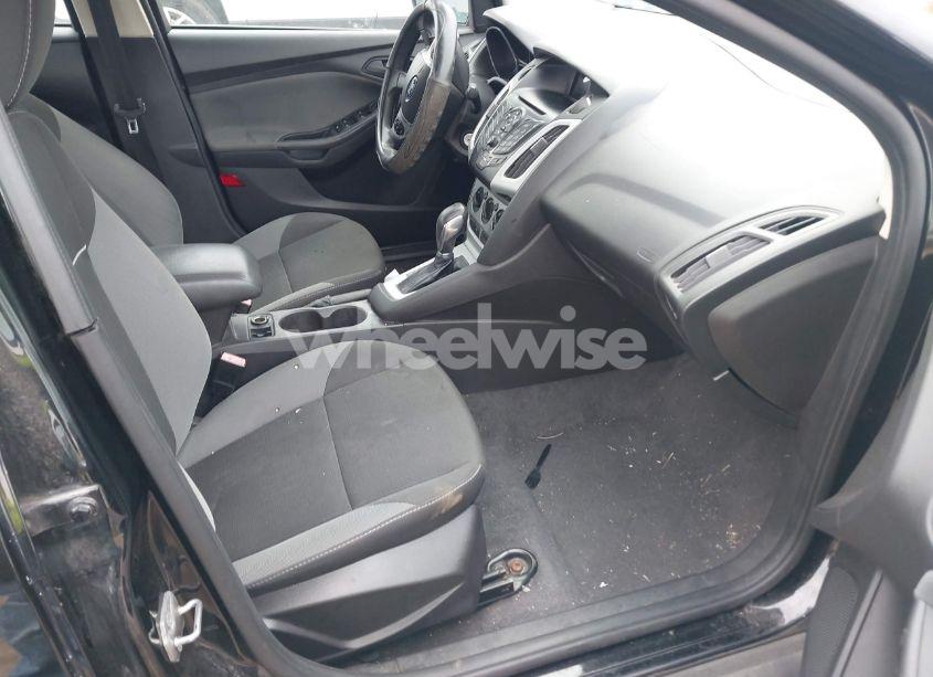 Photo 5 of 2012 Ford Focus SE (VIN 1FAHP3F22CL249739)