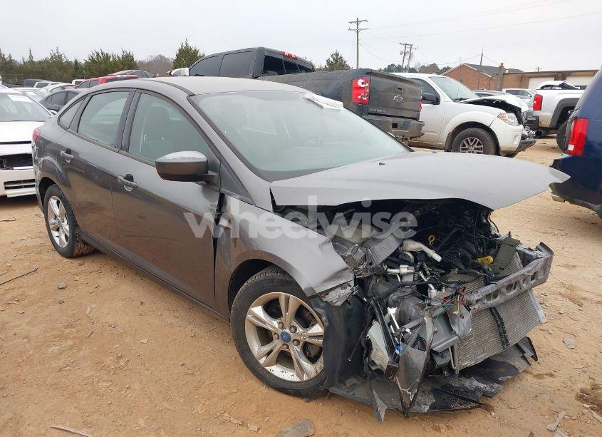 2012 Ford Focus SE (VIN 1FAHP3F22CL261437) main photo