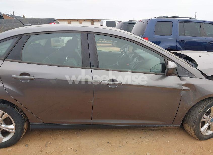 Photo 13 of 2012 Ford Focus SE (VIN 1FAHP3F22CL261437)