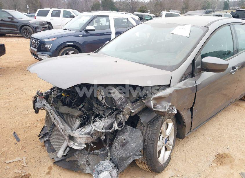 Photo 6 of 2012 Ford Focus SE (VIN 1FAHP3F22CL261437)