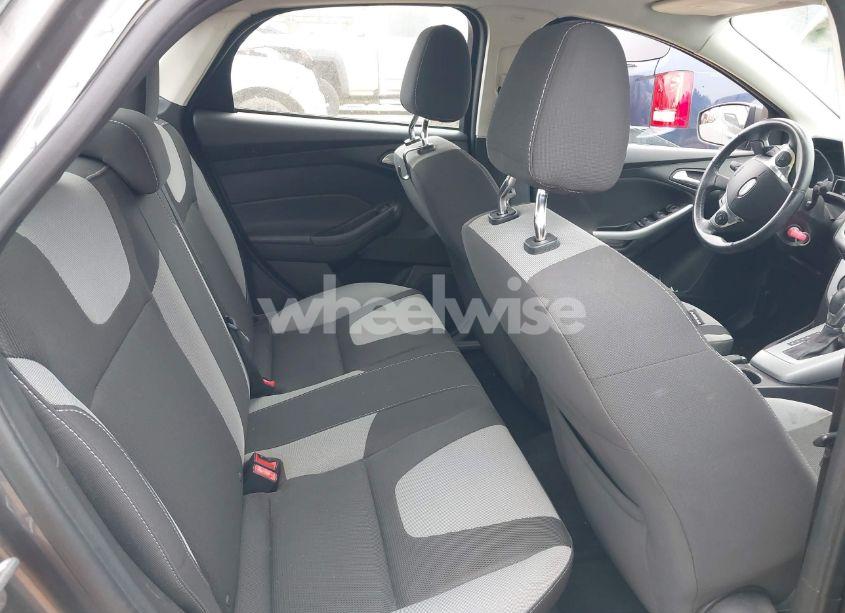 Photo 8 of 2012 Ford Focus SE (VIN 1FAHP3F22CL261437)