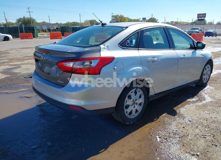Photo 4 of 2012 Ford Focus SE (VIN 1FAHP3F22CL273216)