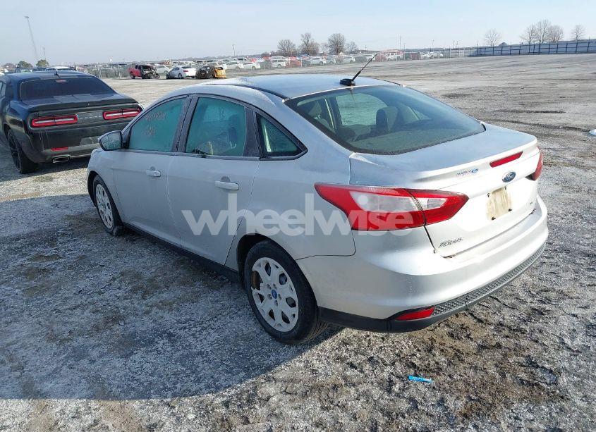 Photo 3 of 2012 Ford Focus SE (VIN 1FAHP3F22CL278691)