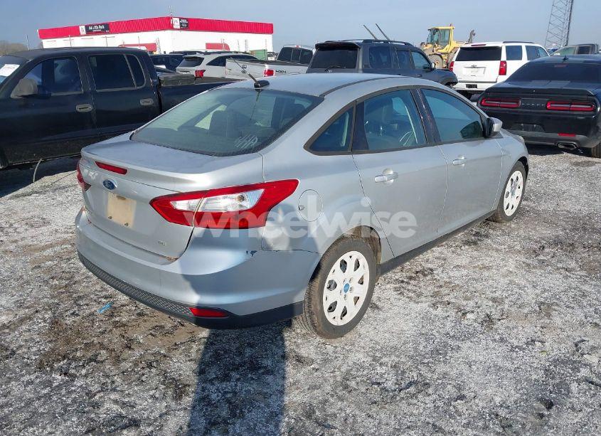 Photo 4 of 2012 Ford Focus SE (VIN 1FAHP3F22CL278691)