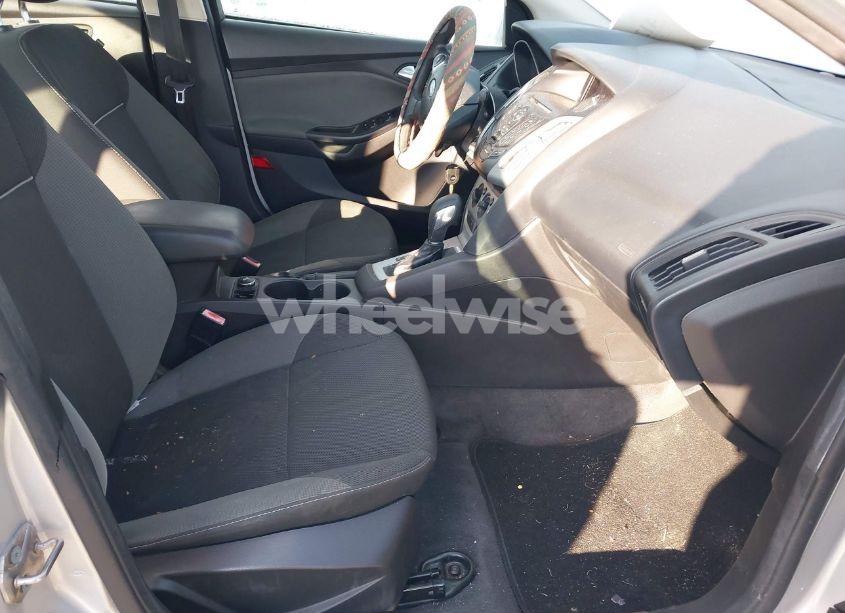 Photo 5 of 2012 Ford Focus SE (VIN 1FAHP3F22CL278691)