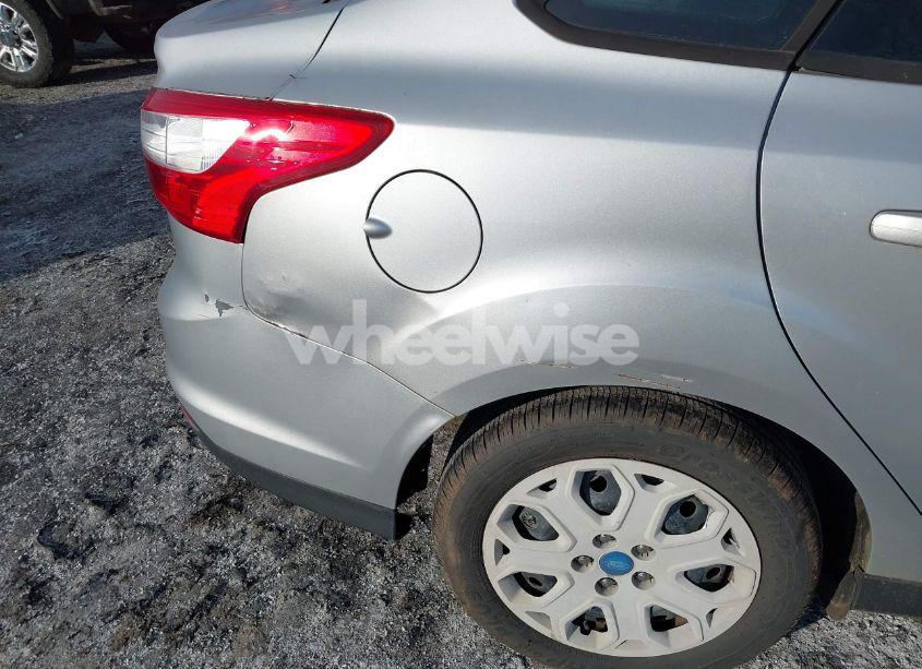 Photo 6 of 2012 Ford Focus SE (VIN 1FAHP3F22CL278691)