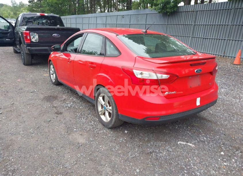 Photo 3 of 2012 Ford Focus SE (VIN 1FAHP3F22CL286953)