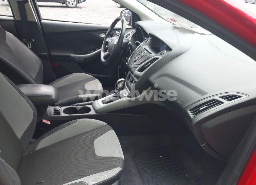 Photo 5 of 2012 Ford Focus SE (VIN 1FAHP3F22CL286953)