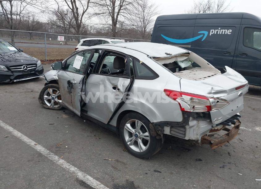 Photo 3 of 2012 Ford Focus SE (VIN 1FAHP3F22CL303458)