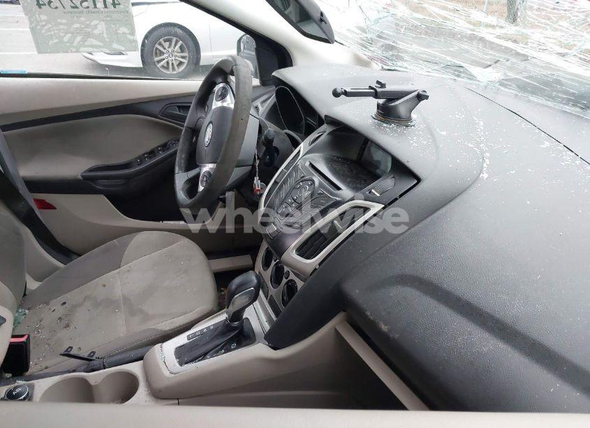 Photo 5 of 2012 Ford Focus SE (VIN 1FAHP3F22CL303458)