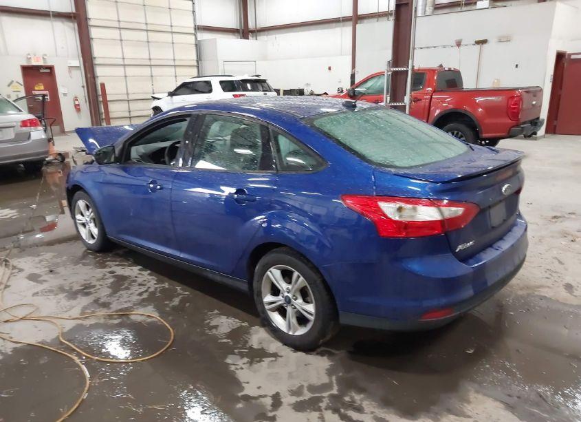 Photo 3 of 2012 Ford Focus SE (VIN 1FAHP3F22CL330725)