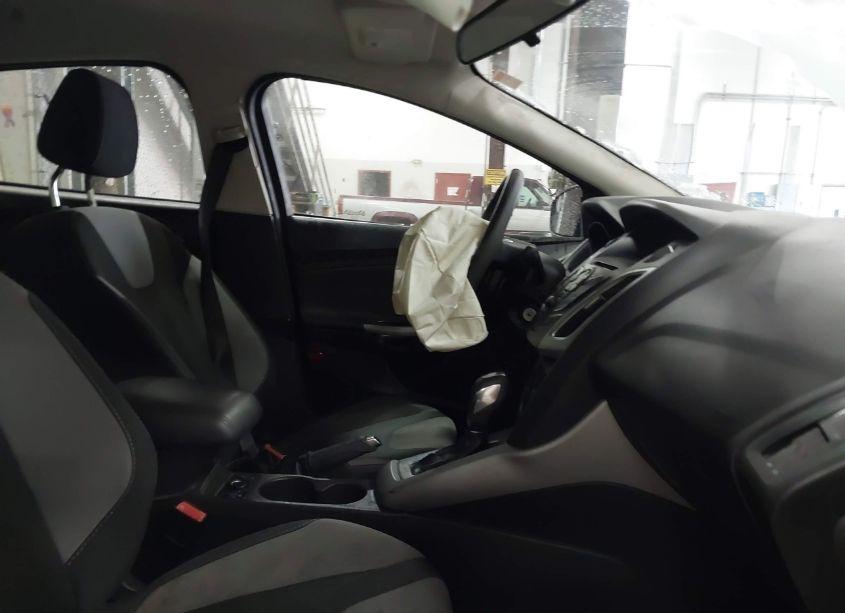 Photo 5 of 2012 Ford Focus SE (VIN 1FAHP3F22CL330725)