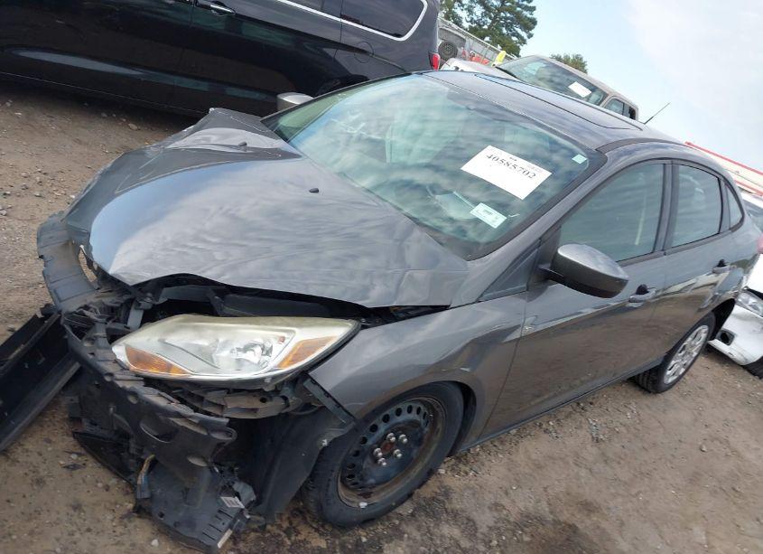 Photo 2 of 2012 Ford Focus SE (VIN 1FAHP3F22CL413510)