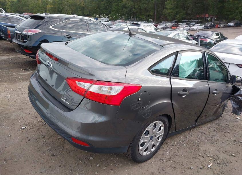 Photo 4 of 2012 Ford Focus SE (VIN 1FAHP3F22CL413510)