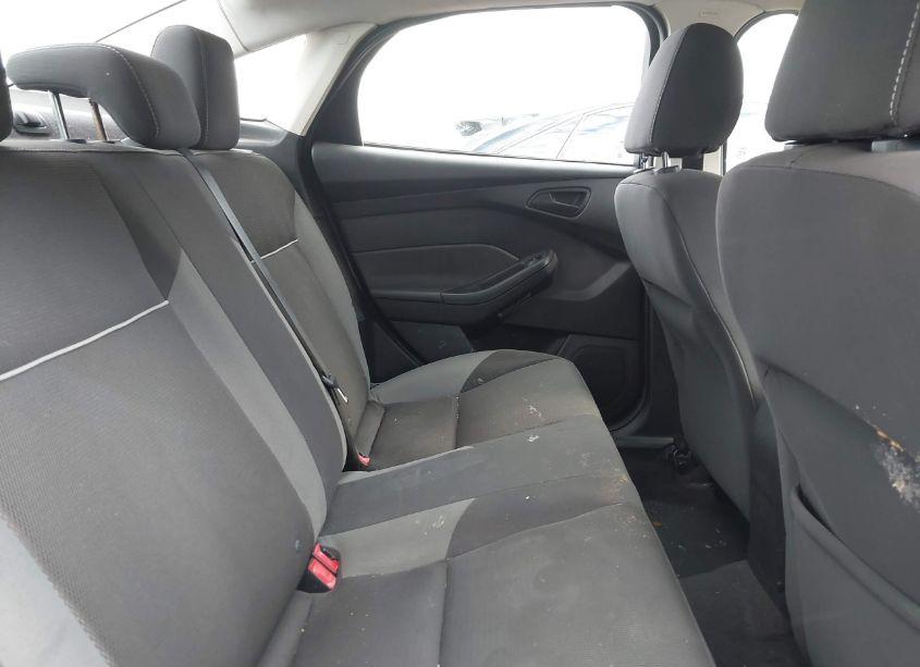Photo 8 of 2012 Ford Focus SE (VIN 1FAHP3F22CL413510)