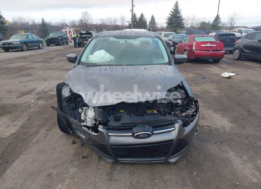 Photo 13 of 2012 Ford Focus SE (VIN 1FAHP3F22CL414740)