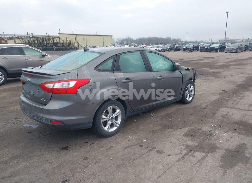 Photo 4 of 2012 Ford Focus SE (VIN 1FAHP3F22CL414740)