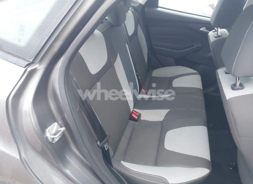 Photo 8 of 2012 Ford Focus SE (VIN 1FAHP3F22CL414740)