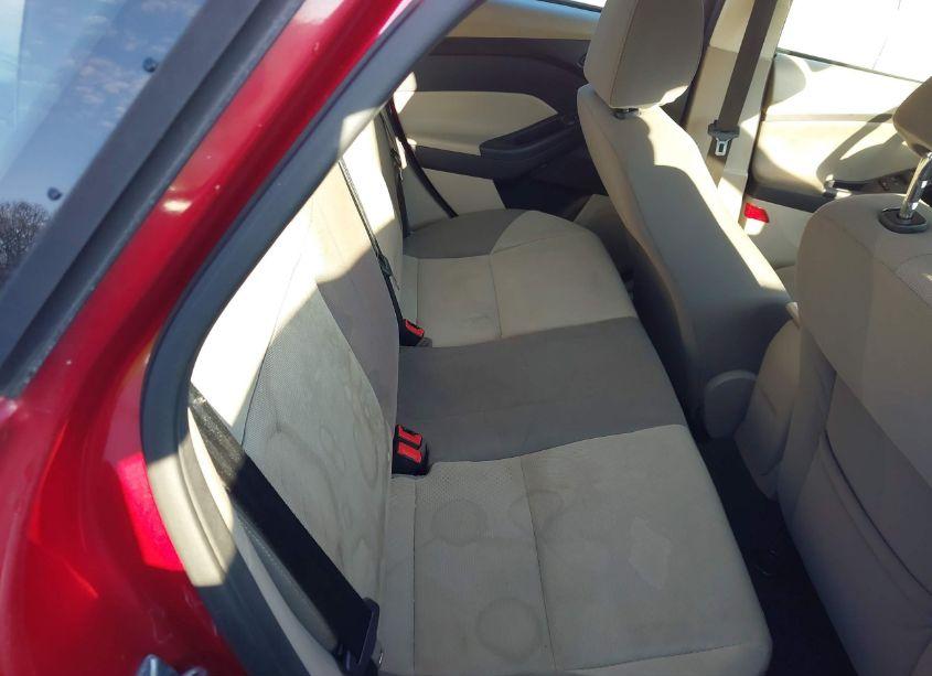Photo 8 of 2012 Ford Focus SE (VIN 1FAHP3F22CL432235)