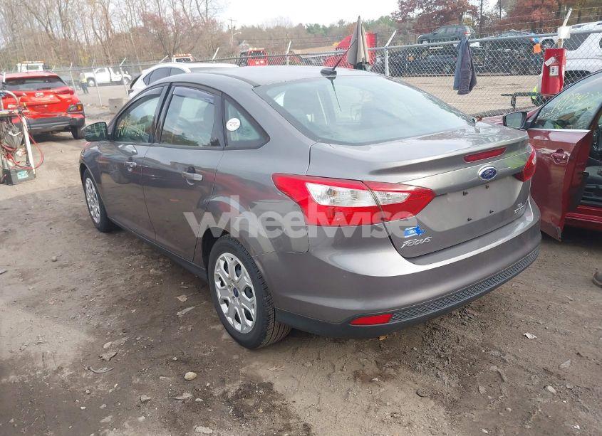Photo 3 of 2012 Ford Focus SE (VIN 1FAHP3F22CL441730)