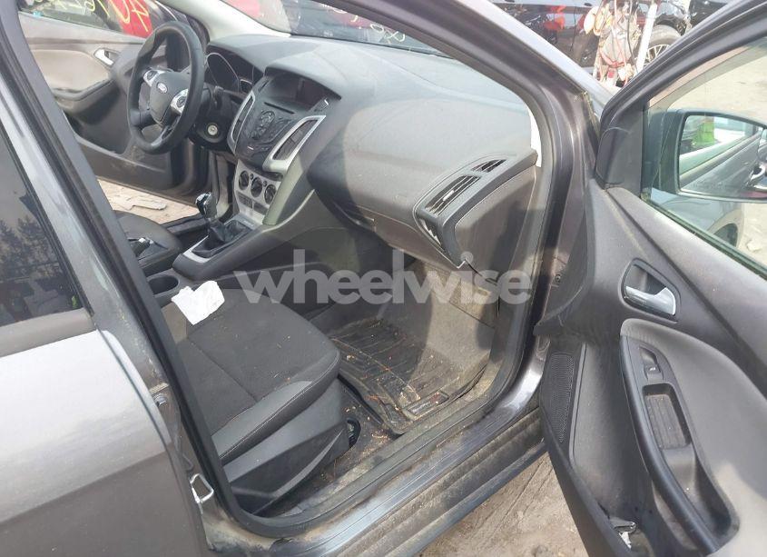 Photo 5 of 2012 Ford Focus SE (VIN 1FAHP3F22CL441730)