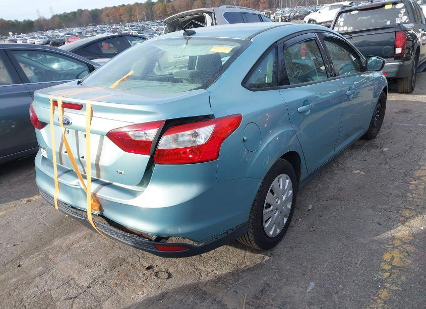 Photo 4 of 2012 Ford Focus SE (VIN 1FAHP3F22CL447043)