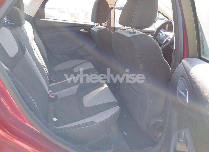 Photo 8 of 2012 Ford Focus SE (VIN 1FAHP3F22CL449231)