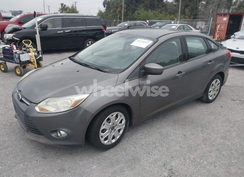 Photo 2 of 2012 Ford Focus SE (VIN 1FAHP3F22CL456552)