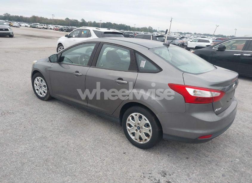 Photo 3 of 2012 Ford Focus SE (VIN 1FAHP3F22CL456552)