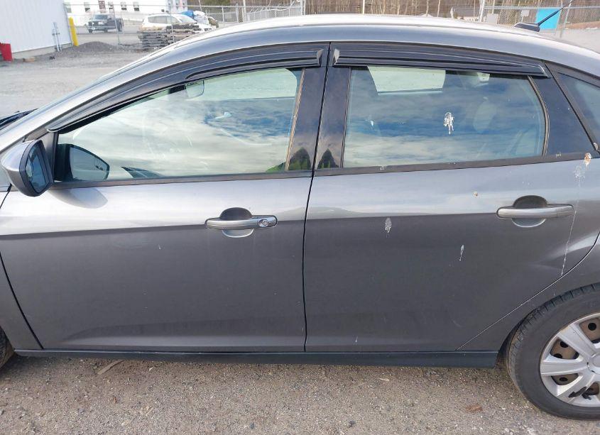 Photo 14 of 2012 Ford Focus SE (VIN 1FAHP3F23CL103933)