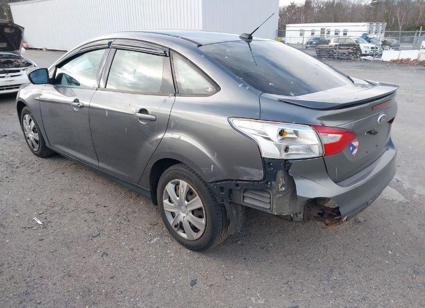 Photo 3 of 2012 Ford Focus SE (VIN 1FAHP3F23CL103933)