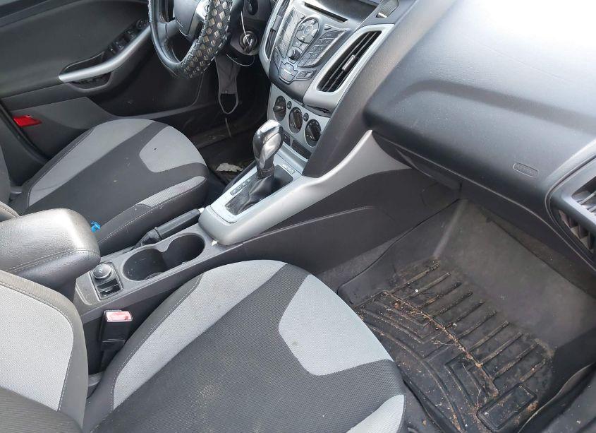 Photo 5 of 2012 Ford Focus SE (VIN 1FAHP3F23CL103933)