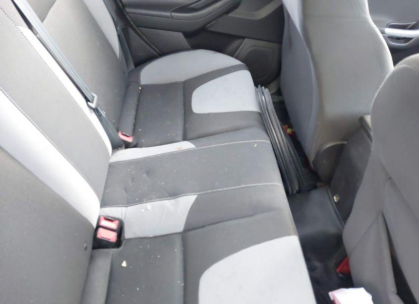 Photo 8 of 2012 Ford Focus SE (VIN 1FAHP3F23CL103933)