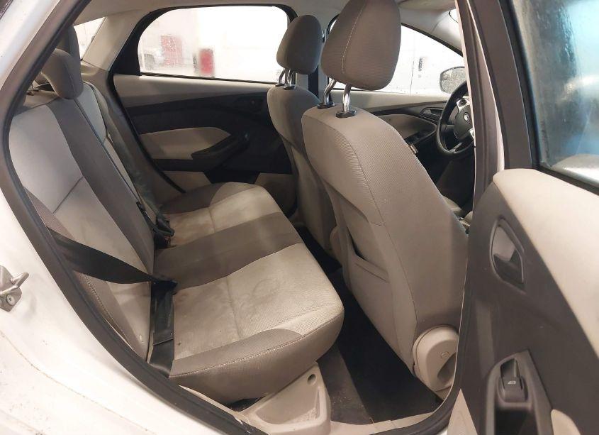 Photo 8 of 2012 Ford Focus SE (VIN 1FAHP3F23CL115368)
