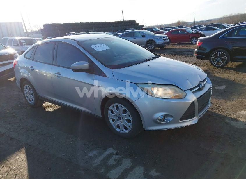 2012 Ford Focus SE (VIN 1FAHP3F23CL121347) main photo