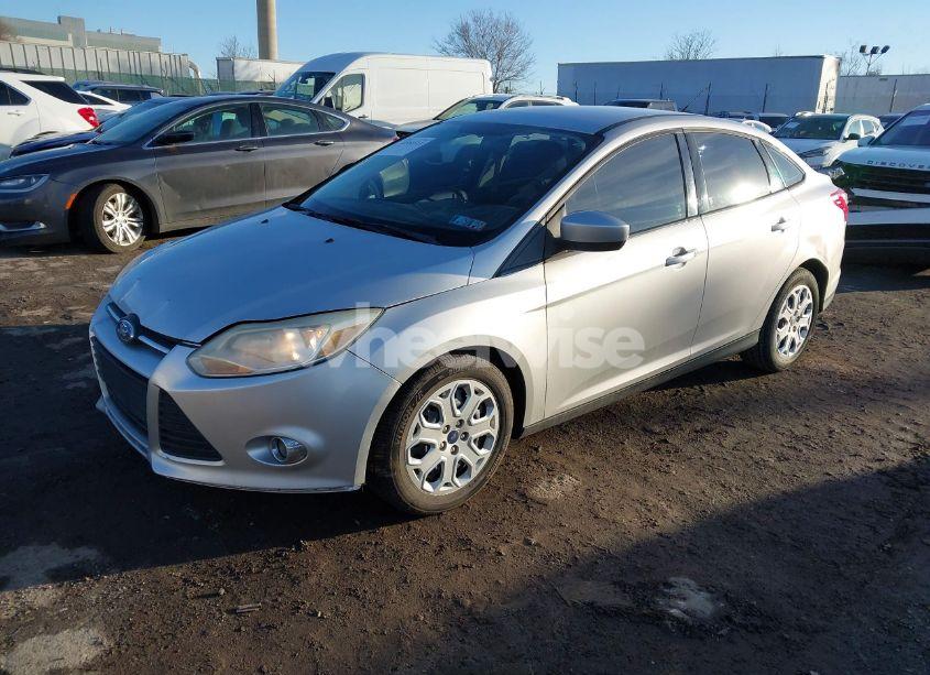 Photo 2 of 2012 Ford Focus SE (VIN 1FAHP3F23CL121347)