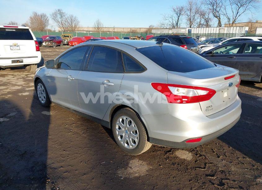 Photo 3 of 2012 Ford Focus SE (VIN 1FAHP3F23CL121347)