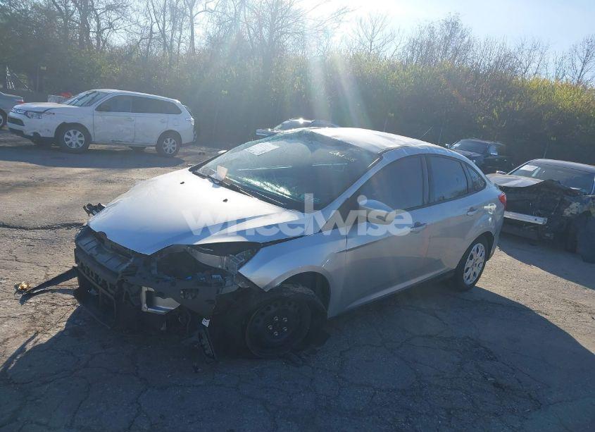 Photo 2 of 2012 Ford Focus SE (VIN 1FAHP3F23CL126628)