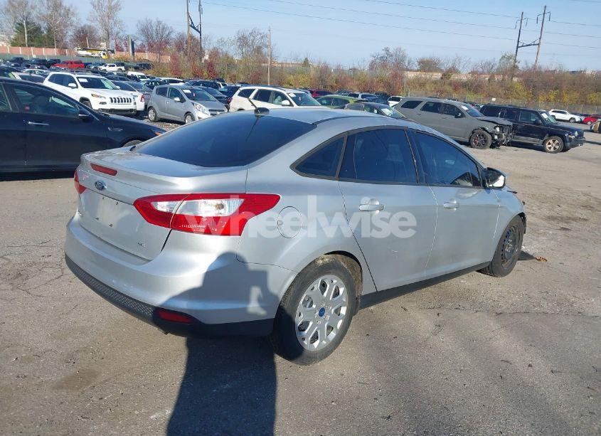 Photo 4 of 2012 Ford Focus SE (VIN 1FAHP3F23CL126628)