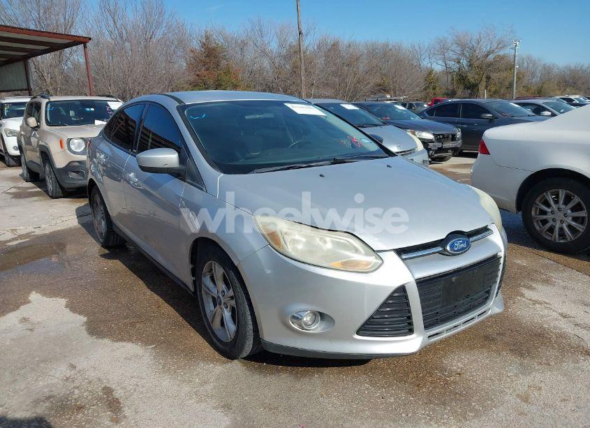 2012 Ford Focus SE (VIN 1FAHP3F23CL153957) main photo