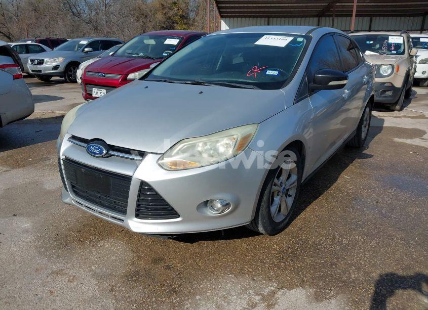 Photo 2 of 2012 Ford Focus SE (VIN 1FAHP3F23CL153957)