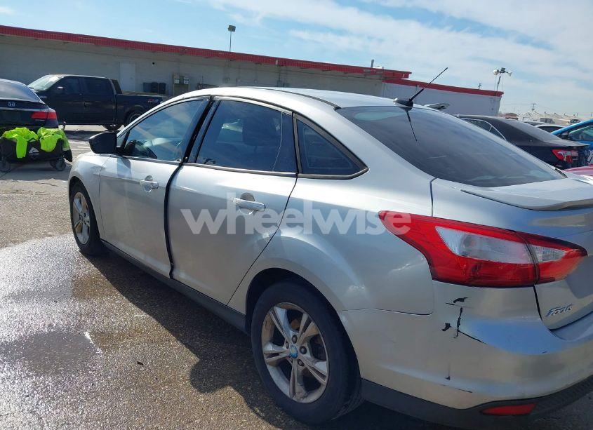 Photo 6 of 2012 Ford Focus SE (VIN 1FAHP3F23CL153957)