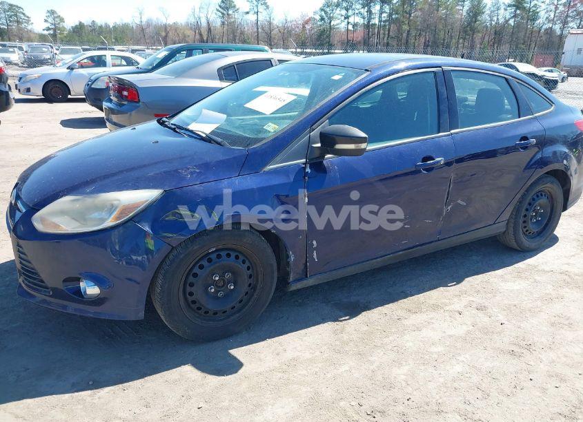 Photo 6 of 2012 Ford Focus SE (VIN 1FAHP3F23CL157684)