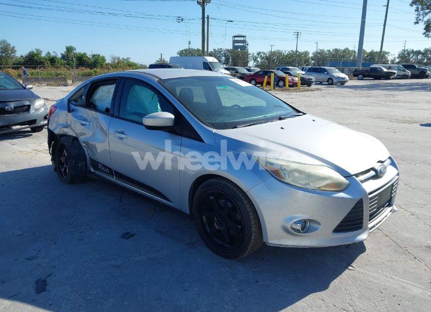 2012 Ford Focus SE (VIN 1FAHP3F23CL265724) main photo